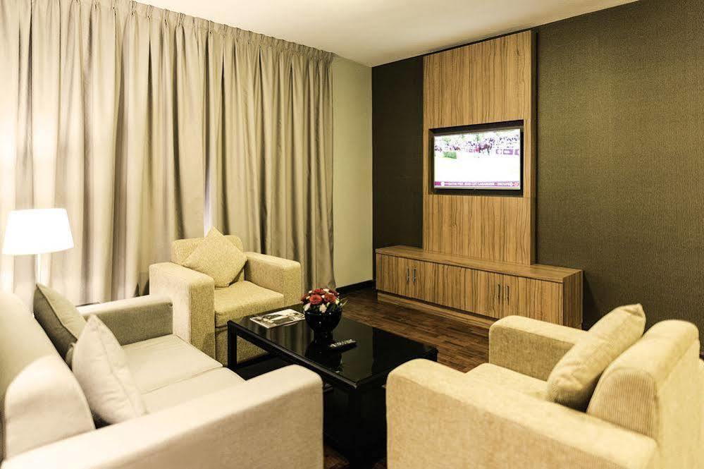 Emirates Plaza Hotel Αμπού Ντάμπι Εξωτερικό φωτογραφία