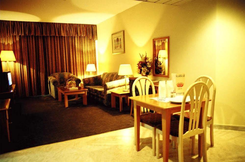 Emirates Plaza Hotel Αμπού Ντάμπι Εξωτερικό φωτογραφία