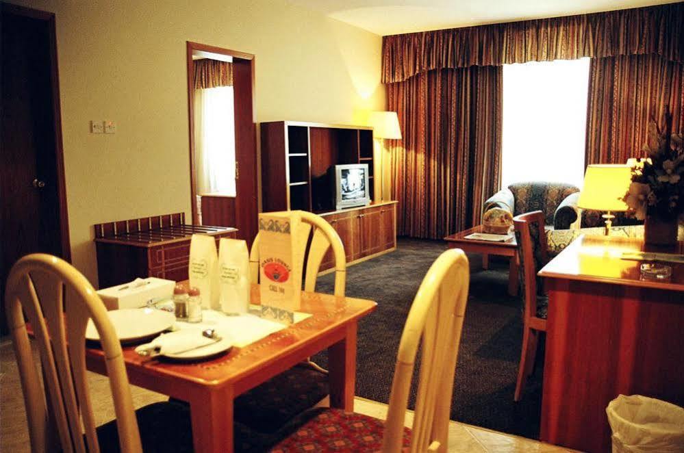Emirates Plaza Hotel Αμπού Ντάμπι Εξωτερικό φωτογραφία