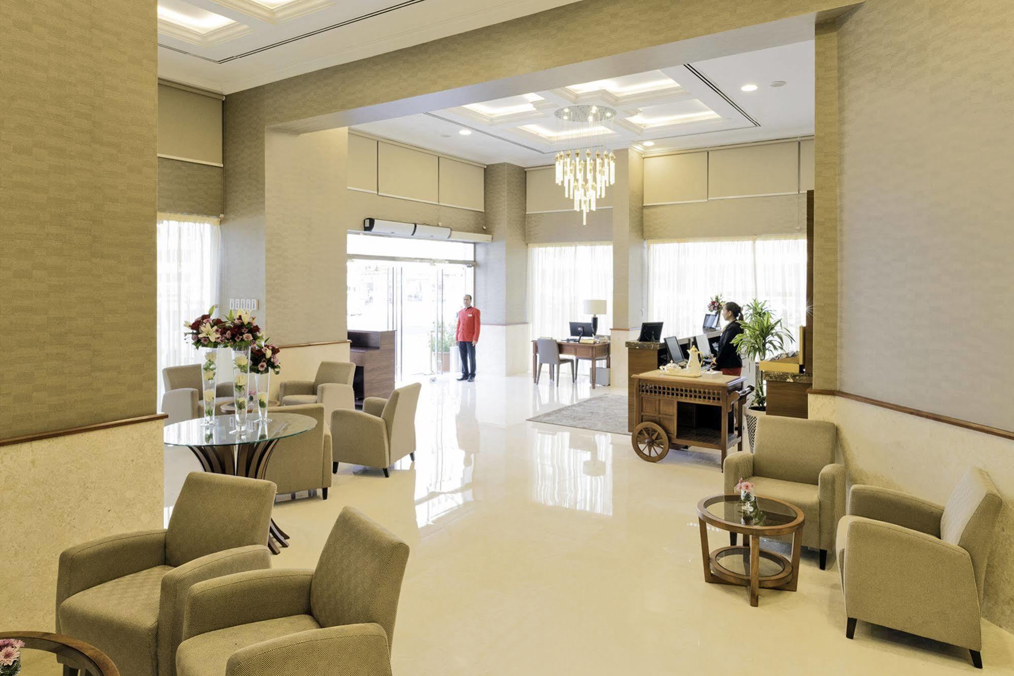 Emirates Plaza Hotel Αμπού Ντάμπι Εξωτερικό φωτογραφία